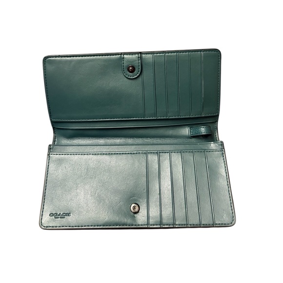 Coach - Picture 3 of 3